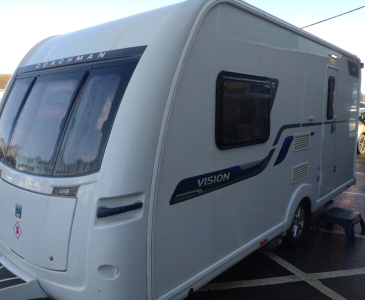 2016 Coachman Vision 450 Front/Side