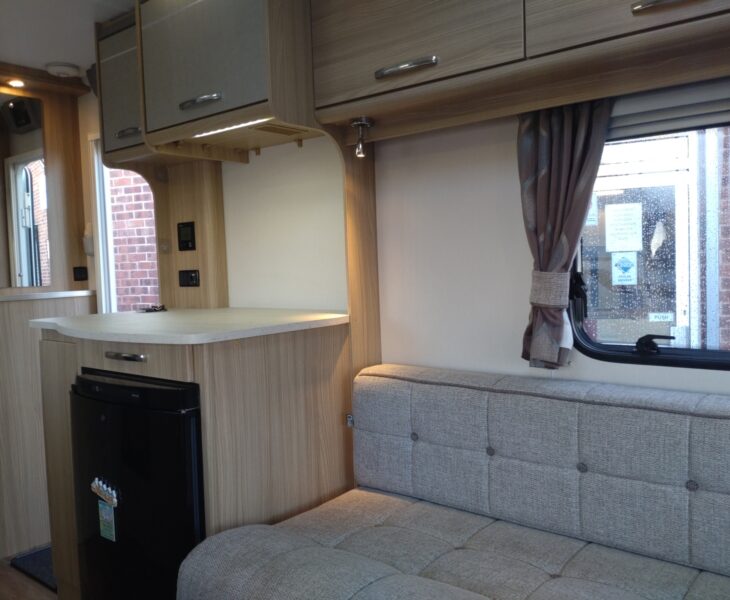 2016 Coachman Vision 450 Interior