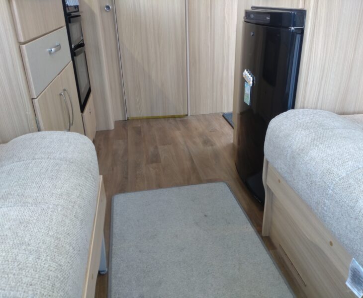 2016 Coachman Vision 450 Interior