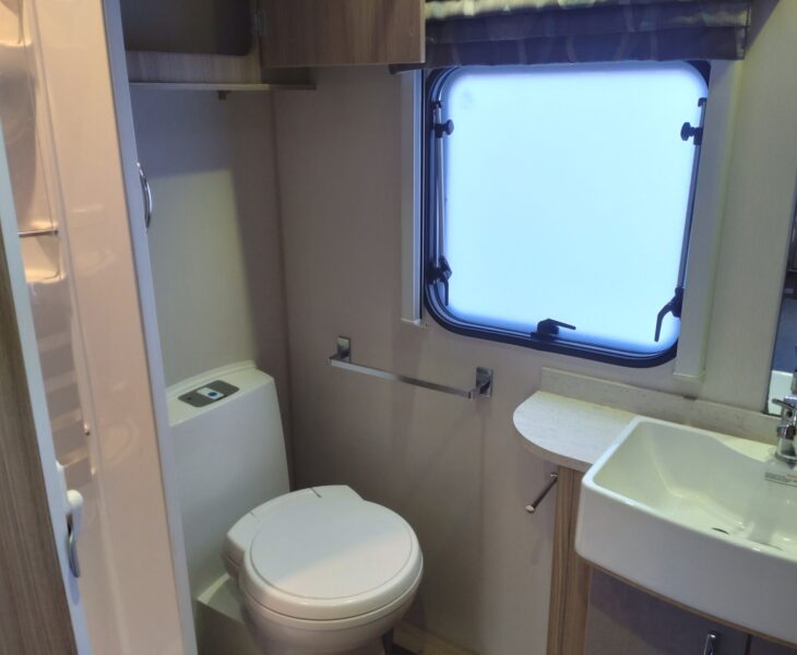 2016 Coachman Vision 450 Interior