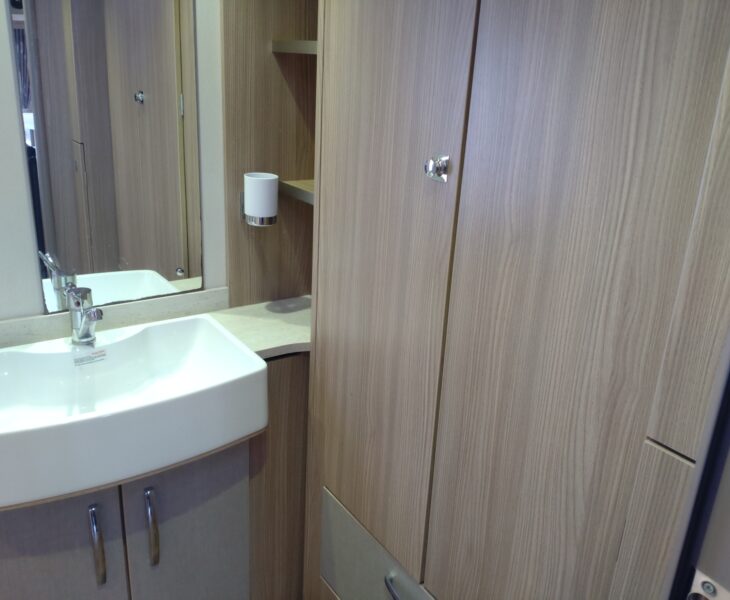2016 Coachman Vision 450 Interior