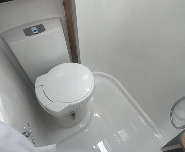 2026 Bailey Discovery D4-2 Cassette toilet