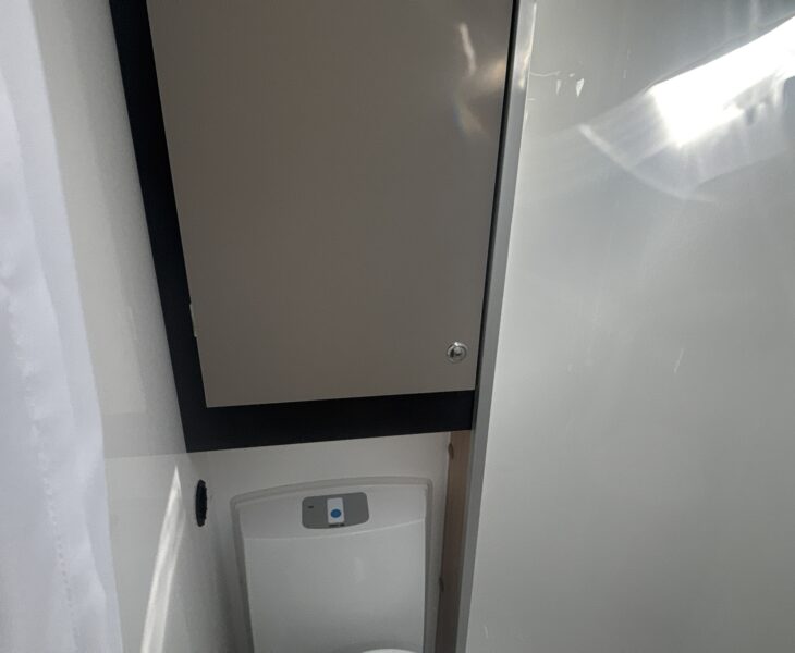 2026 Bailey Discovery D4-2 washroom