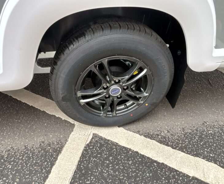2026 Bailey Phoenix 420 Black Edition alloy wheel