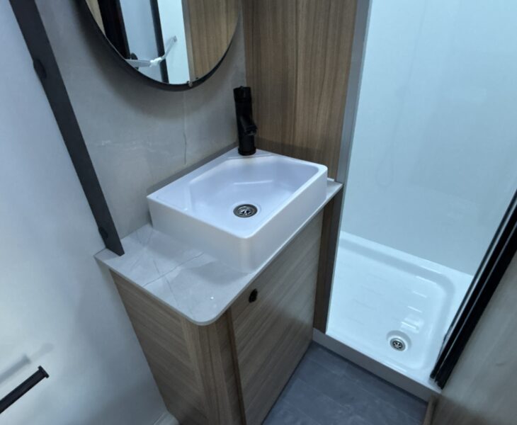 2026 Bailey Phoenix 644 Black Edition wash basin