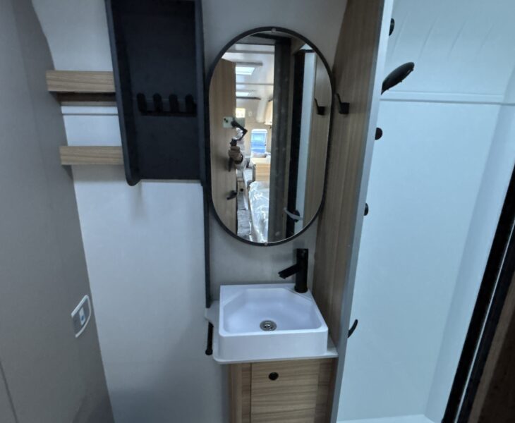 2026 Bailey Phoenix 642 Black Edition washroom
