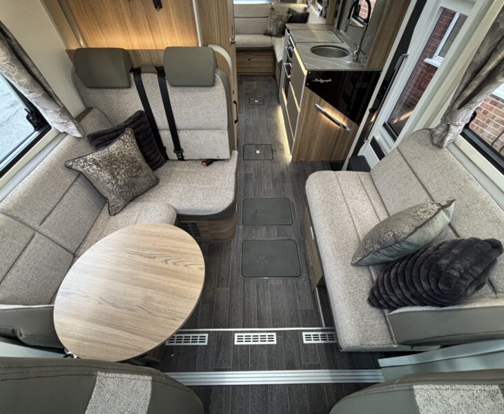 New Bailey Autograph 81-5 2026 lounge