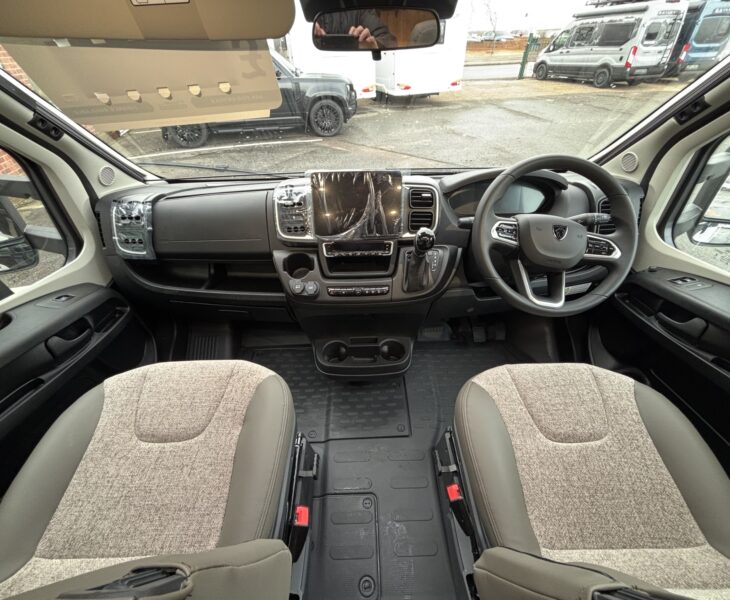 New Bailey Autograph 81-5 2026 cab