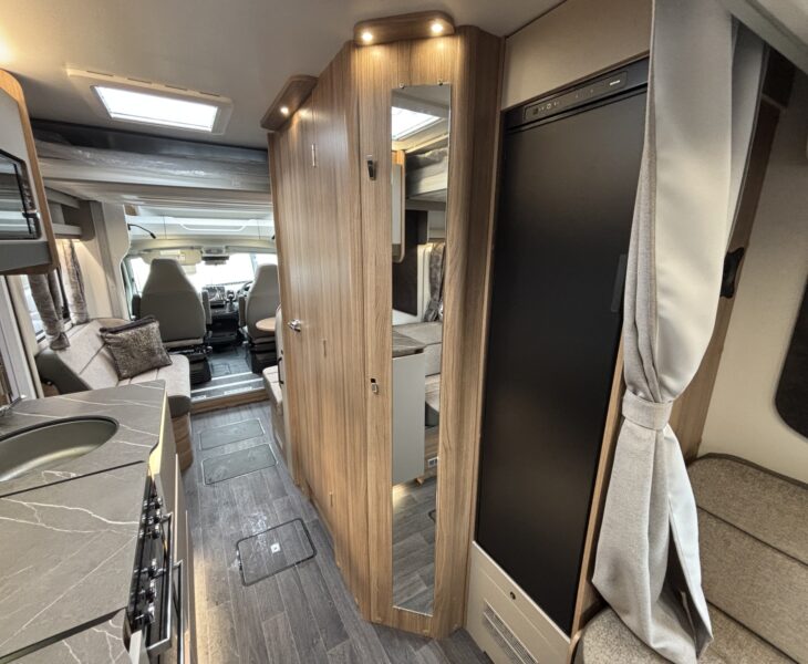 New Bailey Autograph 81-5 2026 internal