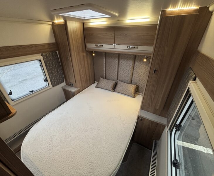 Swift Challenger 560 2022 REAR ISLAND BED
