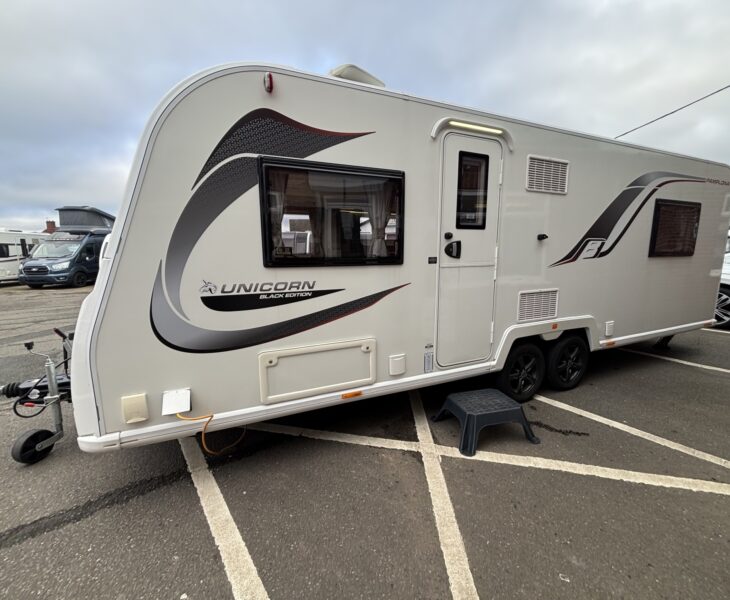 2021 Bailey Unicorn Pamplona Black Edition NEARSIDE