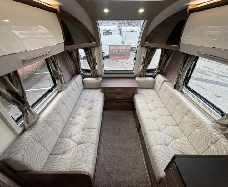 2021 Bailey Unicorn Pamplona Black Edition FRONT LOUNGE