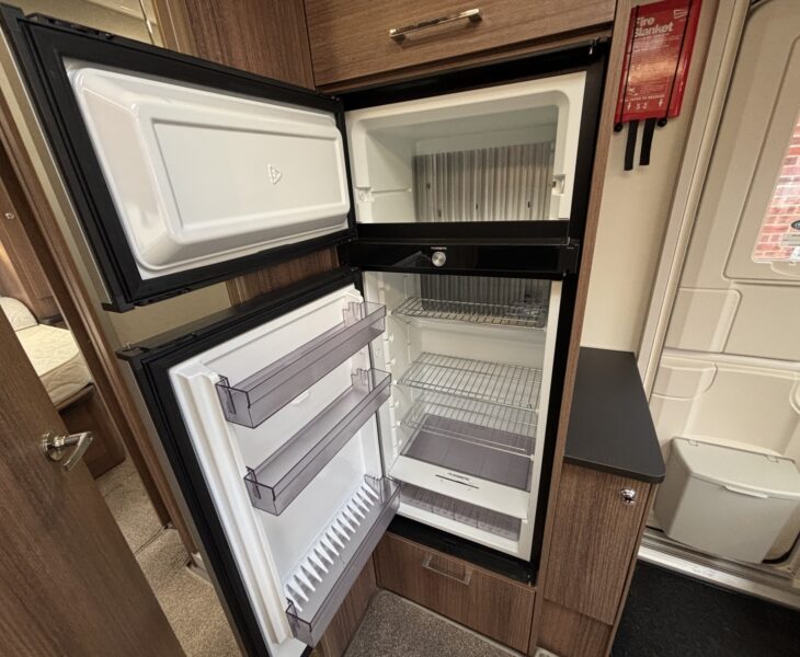 2021 Bailey Unicorn Pamplona Black Edition FRIDGE FREEZER