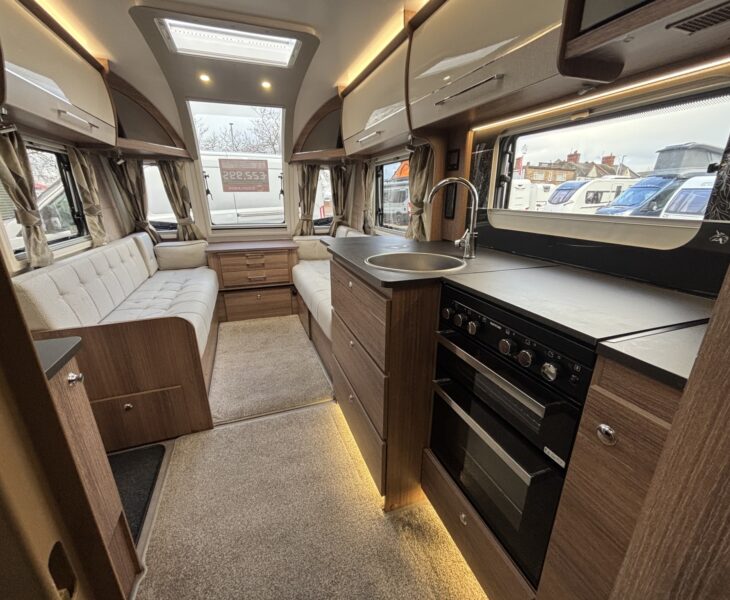 2021 Bailey Unicorn Pamplona Black Edition VIEW TO FRONT