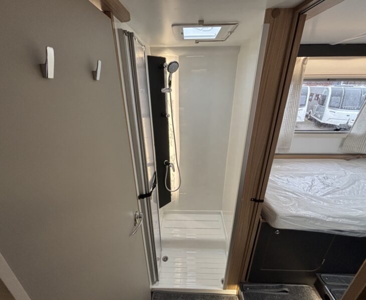 NEW Bailey Adamo 75-4T SHOWER