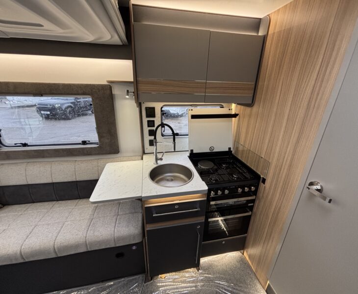 Bailey Adamo 60-2 KITCHEN