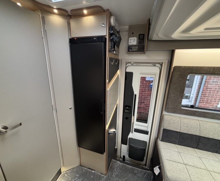 Bailey Adamo 60-2 INTERNAL ENTRANCE