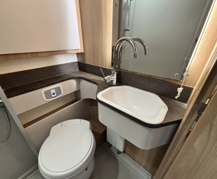 Bailey Autograph 79-4T 2020 TOILET & WASH BASIN