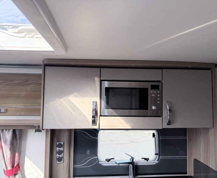 2017 Swift Challenger 580 Interior