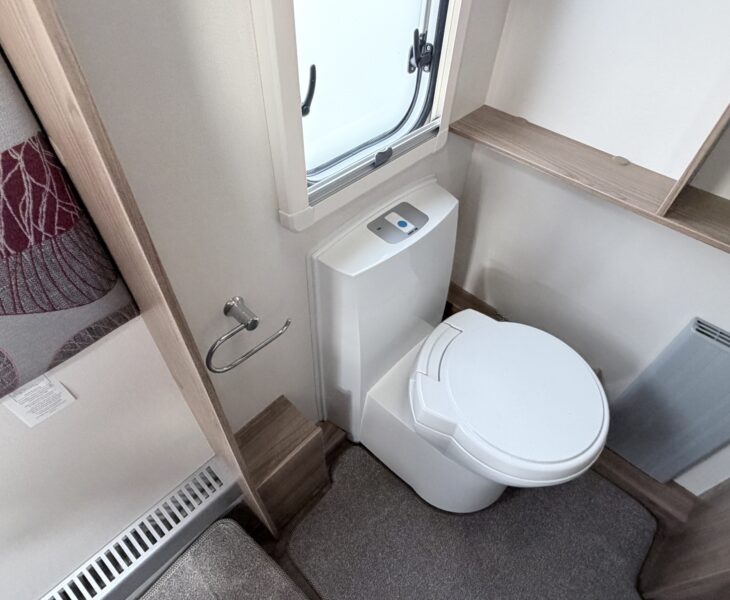 2017 Swift Challenger 580 Interior