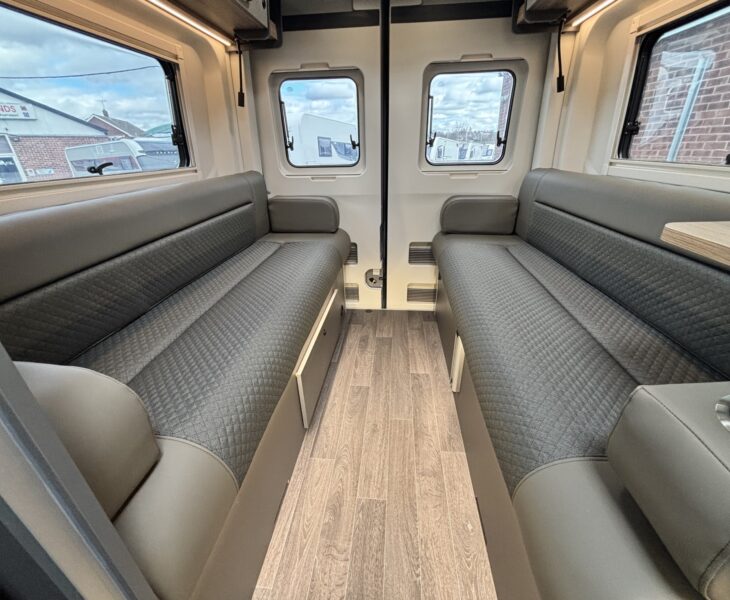 New Bailey Endurance E62 2026 LOUNGE