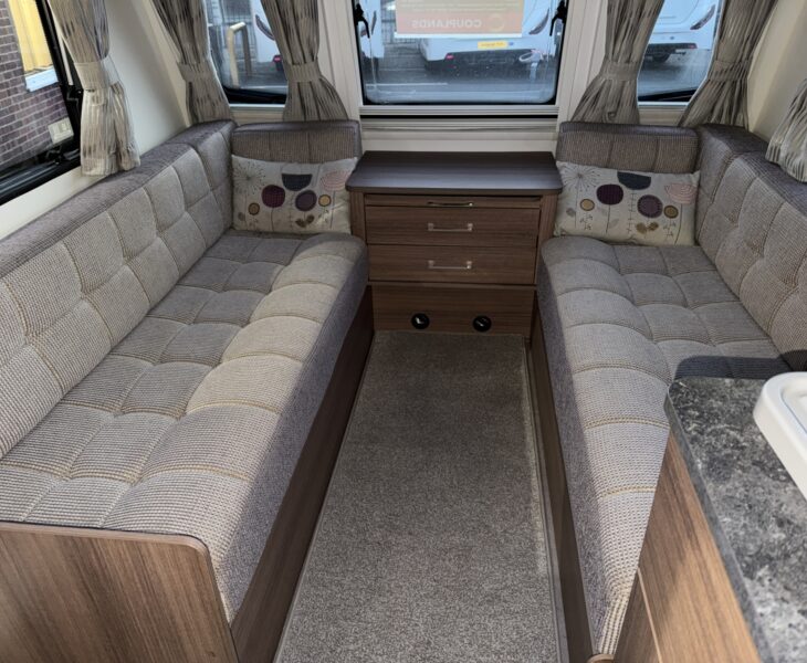 2020 Bailey Phoenix 640 Front Lounge