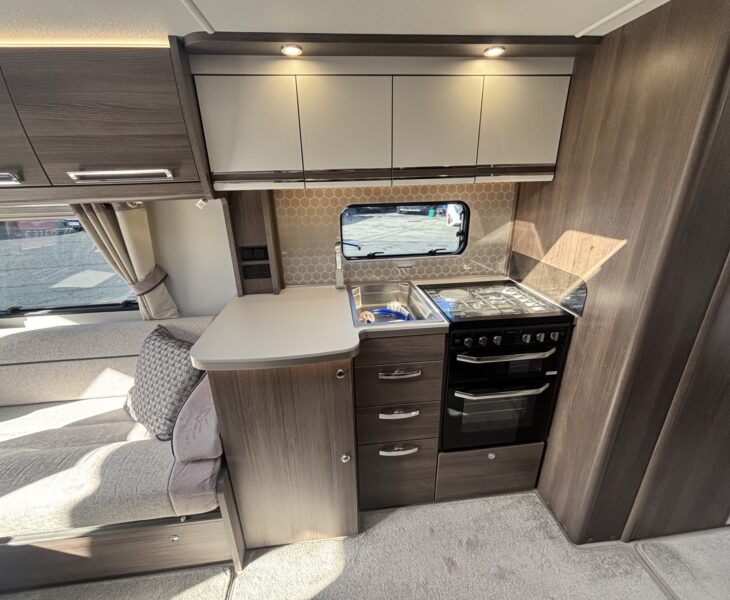 2023 Buccaneer Commodore KITCHEN