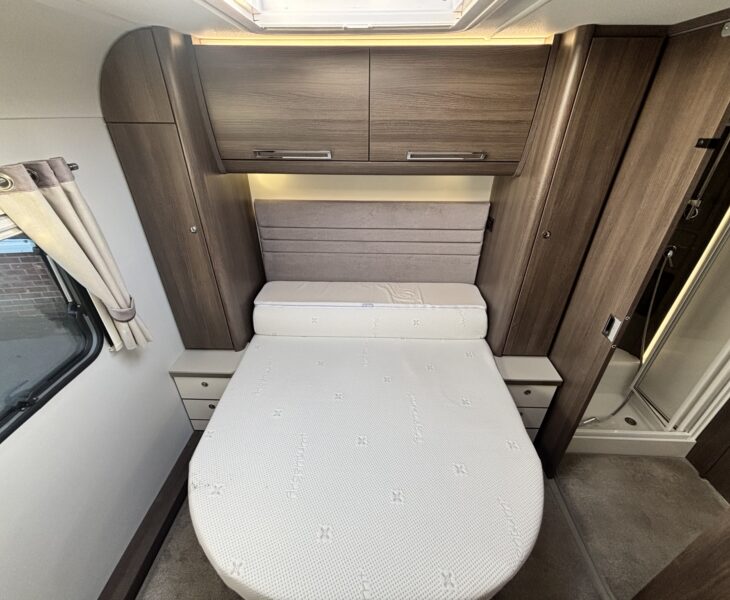 2023 Buccaneer Commodore REAR ISLAND