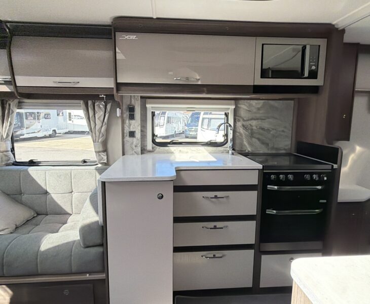 Coachman Laser 875 Xcel Interior
