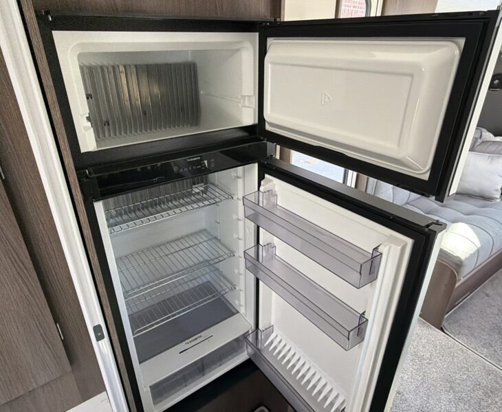 Coachman Laser 875 Xcel Interior