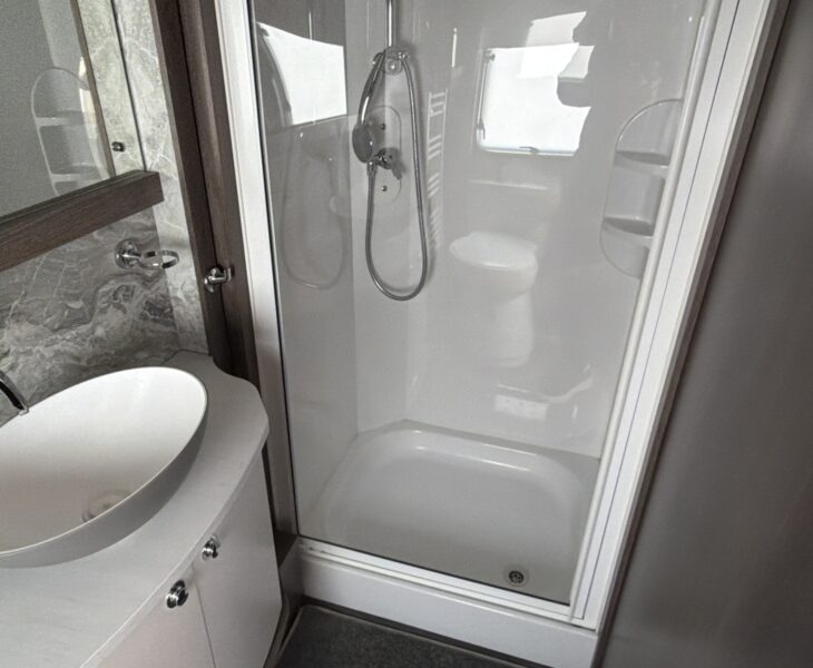 Coachman Laser 875 Xcel Interior