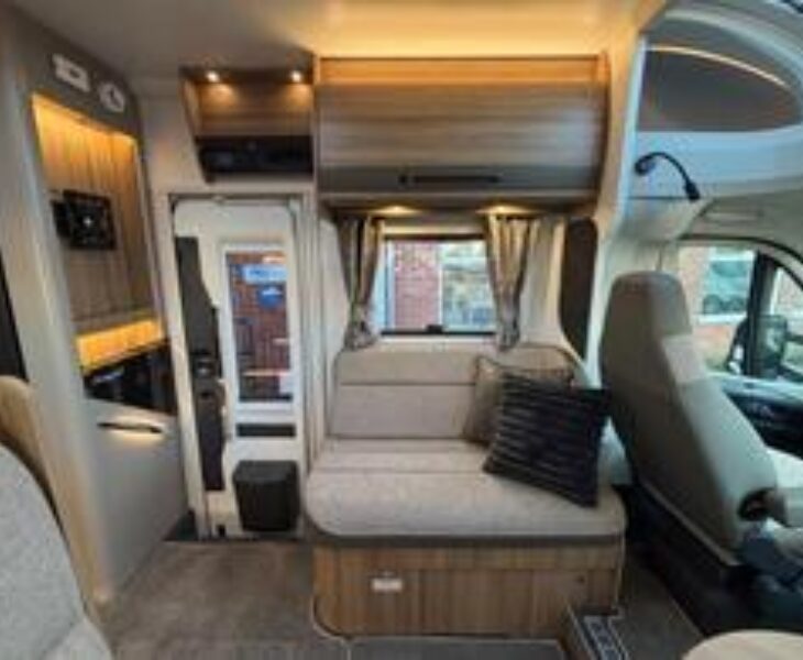 New Bailey Autograph 79-4i 2026 nearside lounge