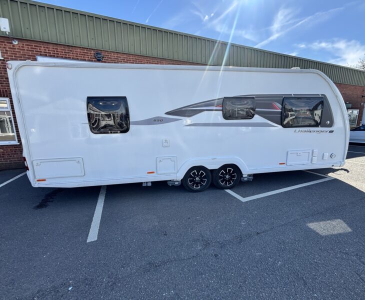 Swift Challenger SE 650 2023 OFFSIDE