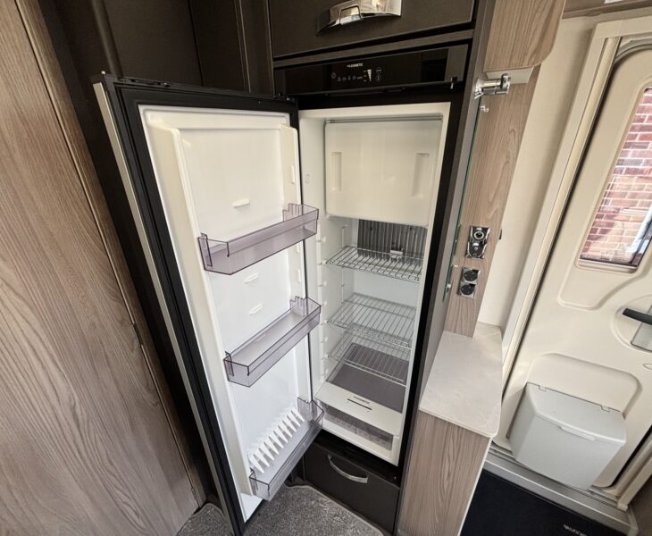 Swift Challenger SE 650 2023 FRIDGE FREEZER