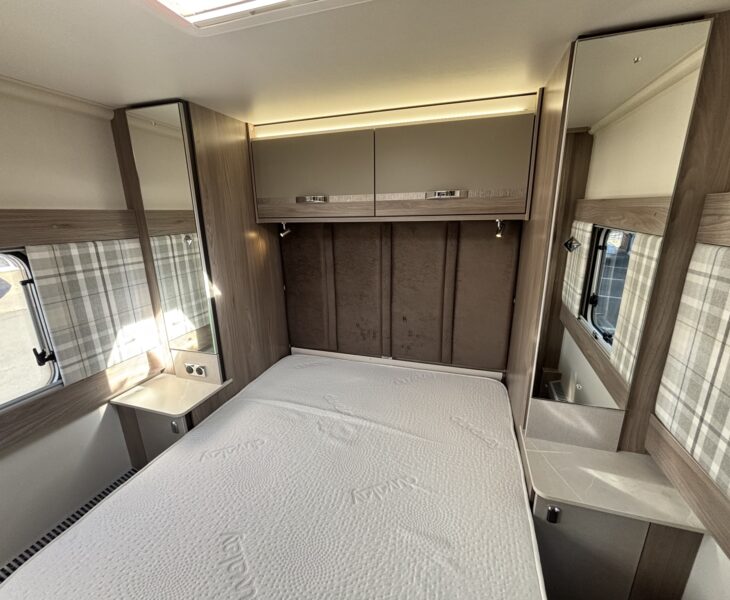 Swift Challenger SE 650 2023 ISLAND BED