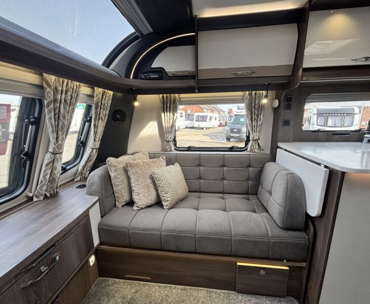 2025 Coachman Laser 575 Xtra OFFSIDE LOUNGE