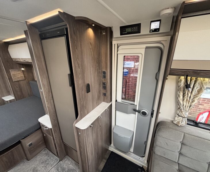 2025 Coachman Laser 575 Xtra ENTRANCE