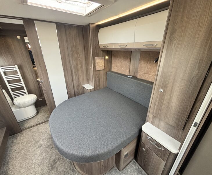 2025 Coachman Laser 575 Xtra ISLAND BED