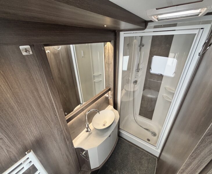 2025 Coachman Laser 575 Xtra WASHROOM