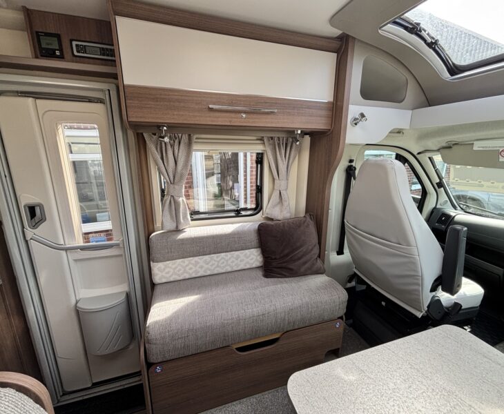 Bailey Alliance Silver Edition 76/4 2020 NEARSIDE LOUNGE