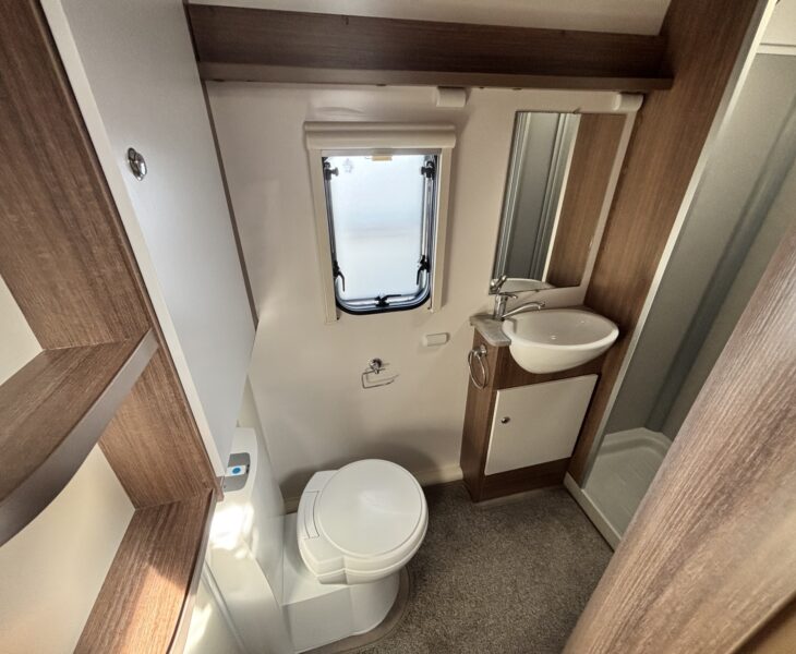 Bailey Alliance Silver Edition 76/4 2020 WASHROOM