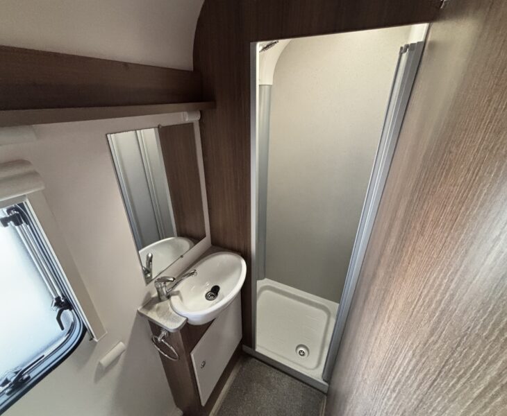 Bailey Alliance Silver Edition 76/4 2020 SHOWER