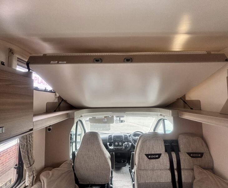 Swift Edge 486 2023 OVERCAB BED