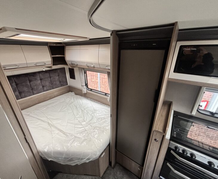 Coachman Acadia Xtra 660 2024 fridge freezer and french bed