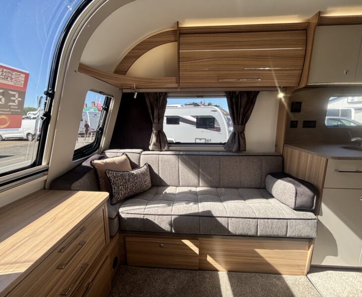 Bailey Pegasus Grande GT75 Messina 2025 OFFSIDE LOUNGE