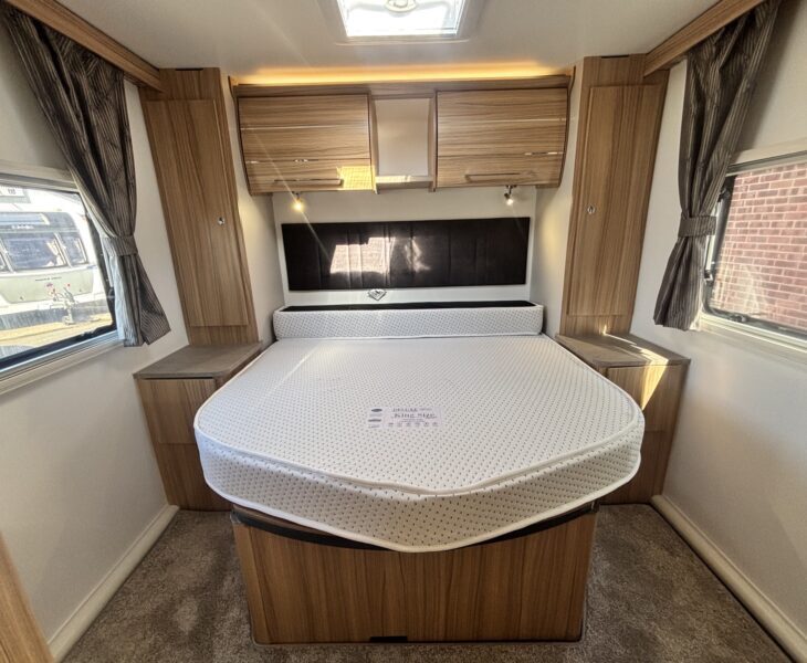 Bailey Pegasus Grande GT75 Messina 2025 REAR ISLAND BED