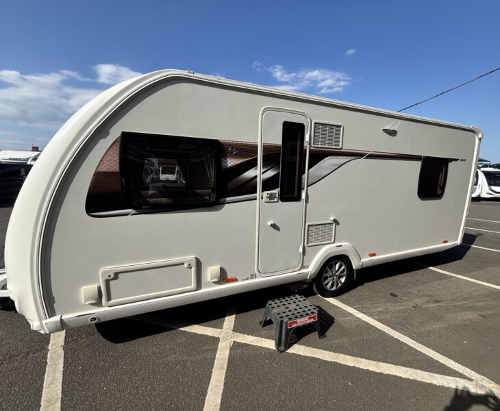Swift Conqueror 560 2018 NEARSIDE