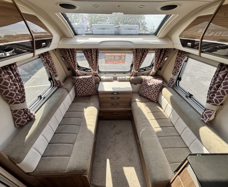 Swift Conqueror 560 2018 LOUNGE