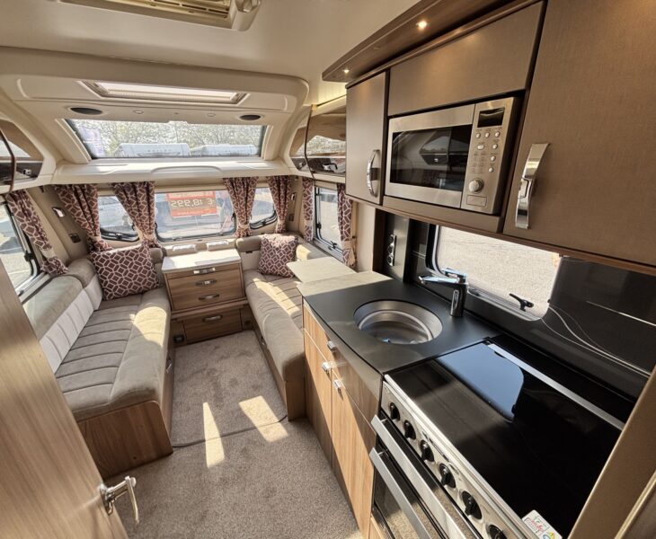 Swift Conqueror 560 2018 VIEW TO FRONT