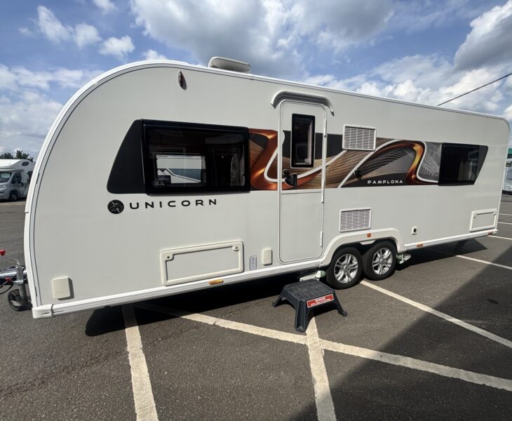 Bailey Unicorn Pamplona 2023 NEARSIDE